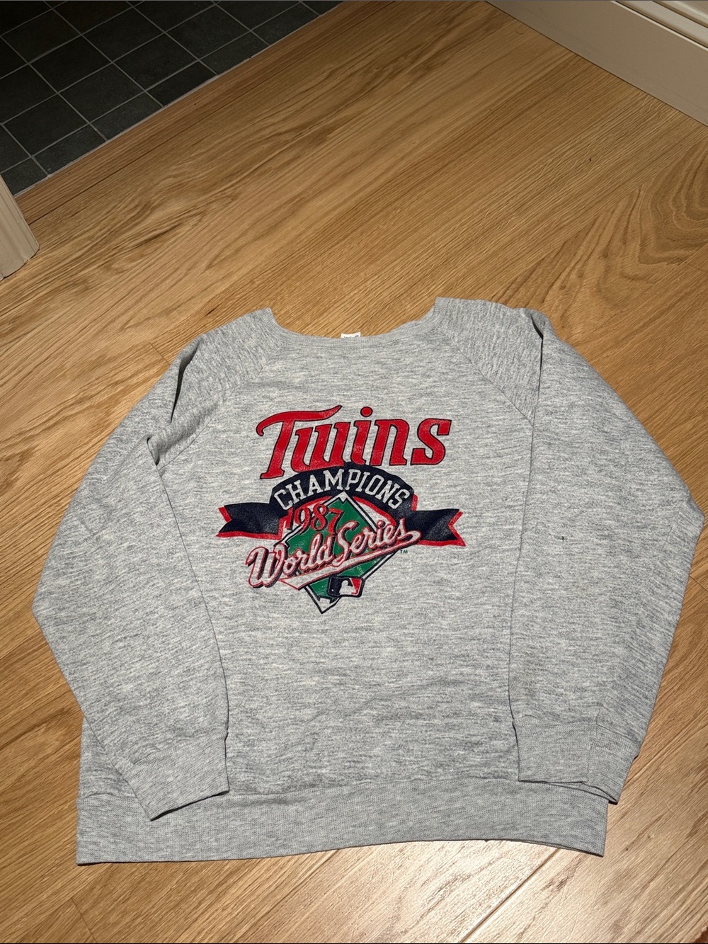 Vintage Minnesota Twins 1987 World Series Grey Sweatshirt